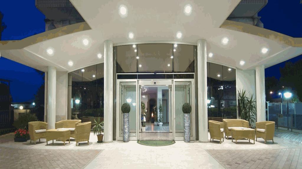 Hotel Aragosta Rimini Exterior photo